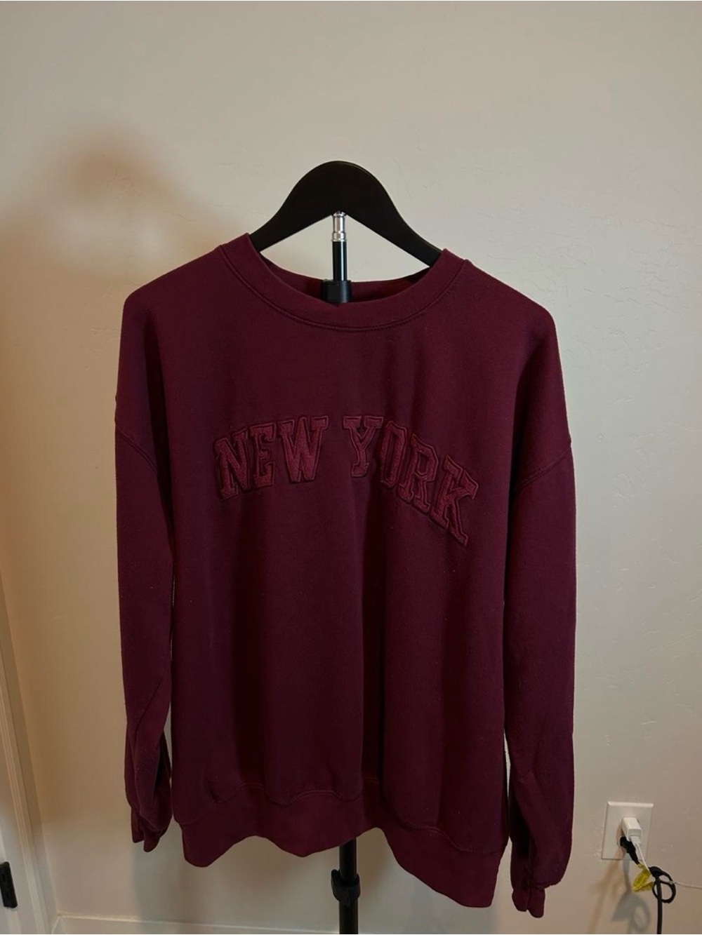 New York Popular Burgundy Embroidered Crewneck Sweatshirt